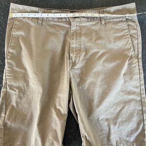 Volcom 38 Men's Tan Flat Front Shorts